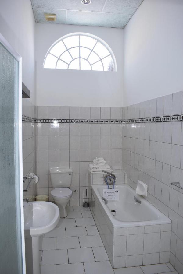 Central Hotel Omaruru Dış mekan fotoğraf