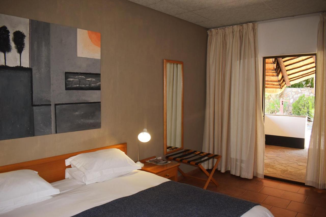 Central Hotel Omaruru Dış mekan fotoğraf