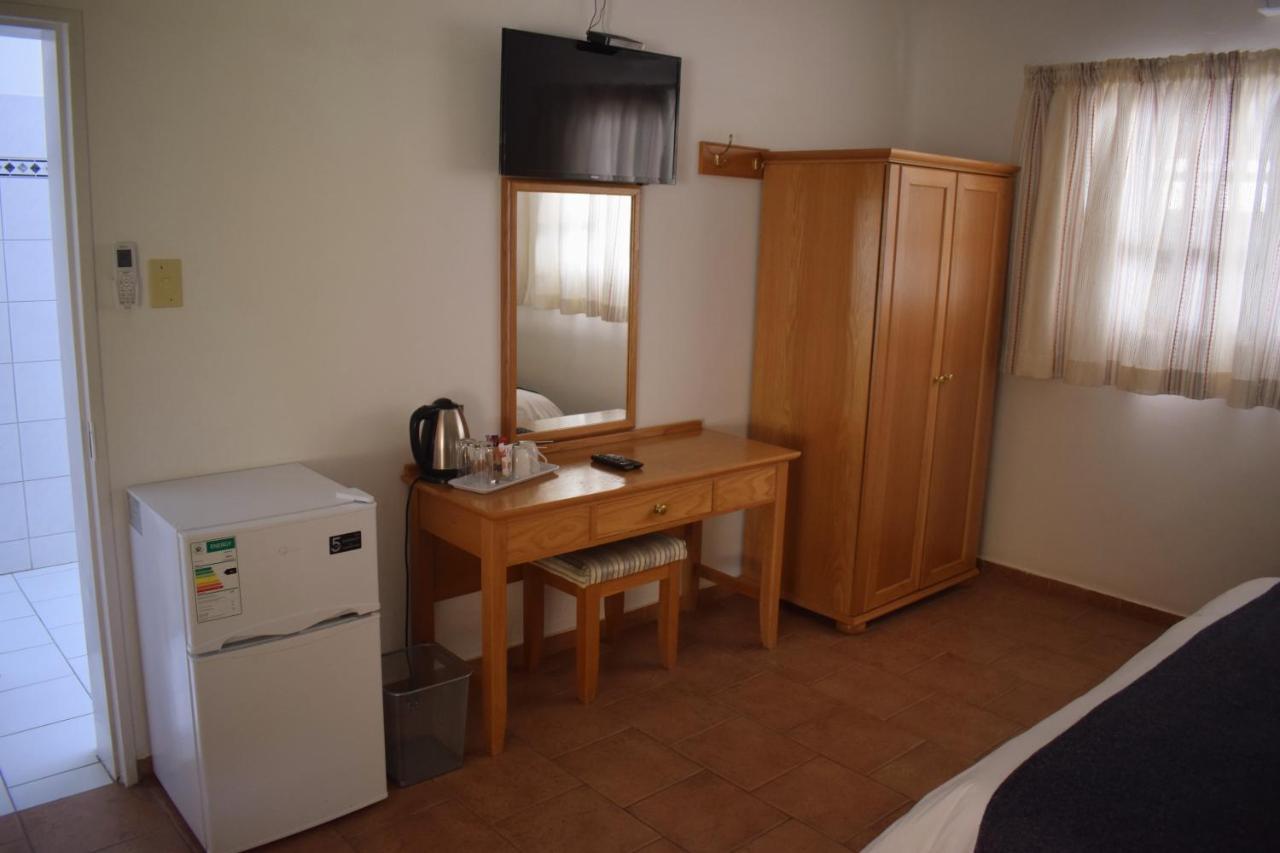 Central Hotel Omaruru Dış mekan fotoğraf
